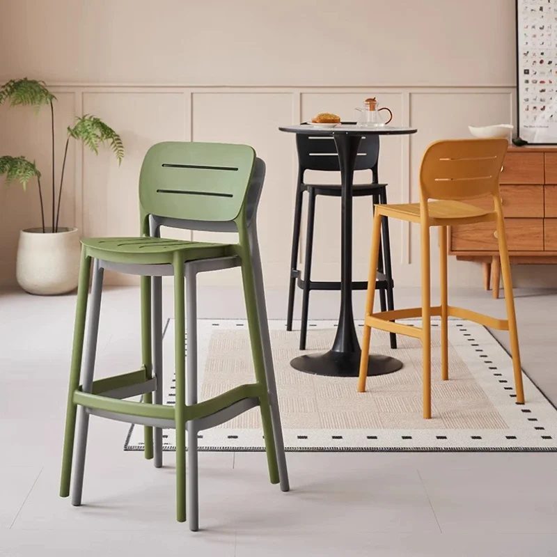 Luxuriöse Kunststoff-Barstühle – Outdoor Furniture Europe Bewertung und Preis